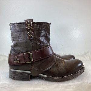 SESTO MEUCCI LEATHER HARNESS STUDDED DISTRESSED ANKLE BOOTS NWOT EUR 39 US 8.5